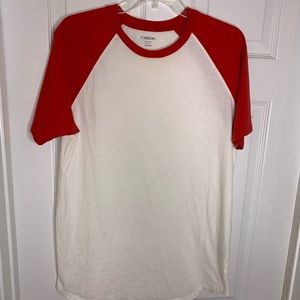 Carbon Brand Men T Shirt. Color: White/ Red. Casual Attire. Size: M
